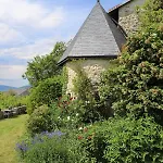 Bed & Breakfast Chateau De Sothonod